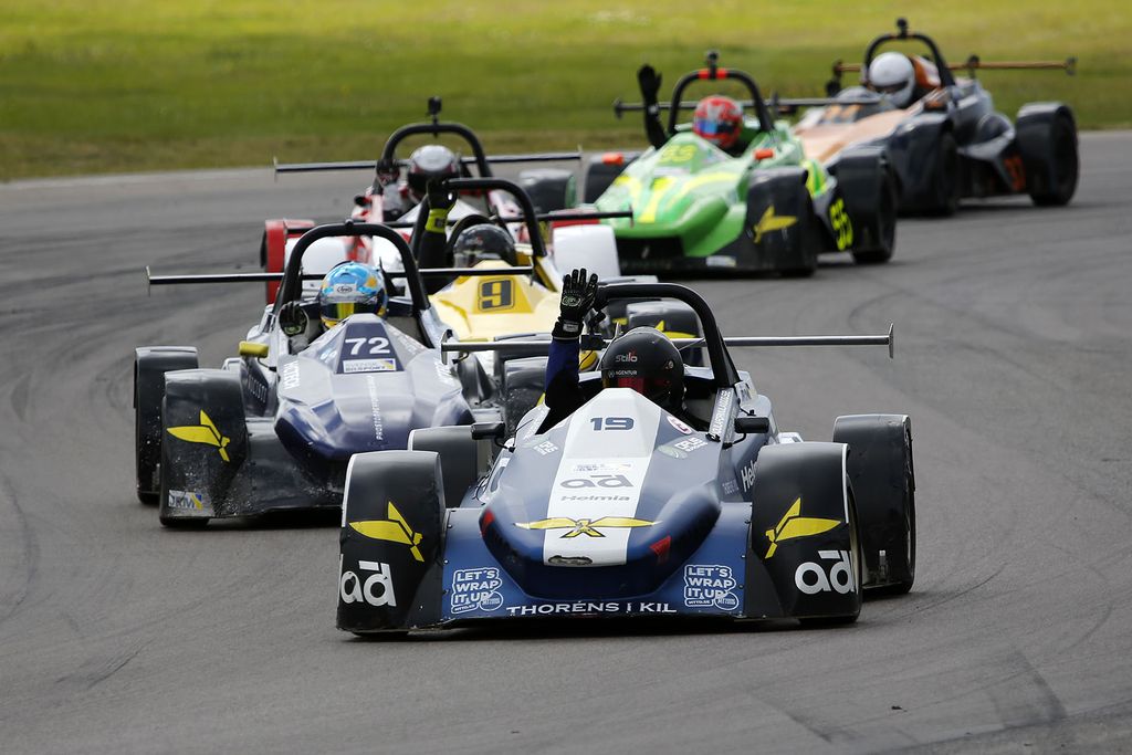 Ligeværdige kampe da Aquila Formel 1000 besøgte Västkustloppet
(Foto: Bengt-Åce Gustavsson - racefoto.se)